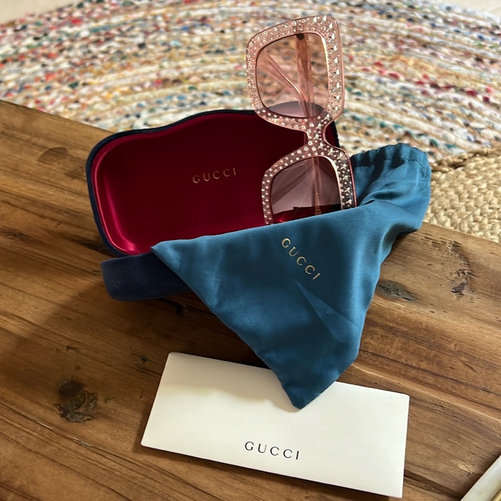 Gucci star sunglasses pink